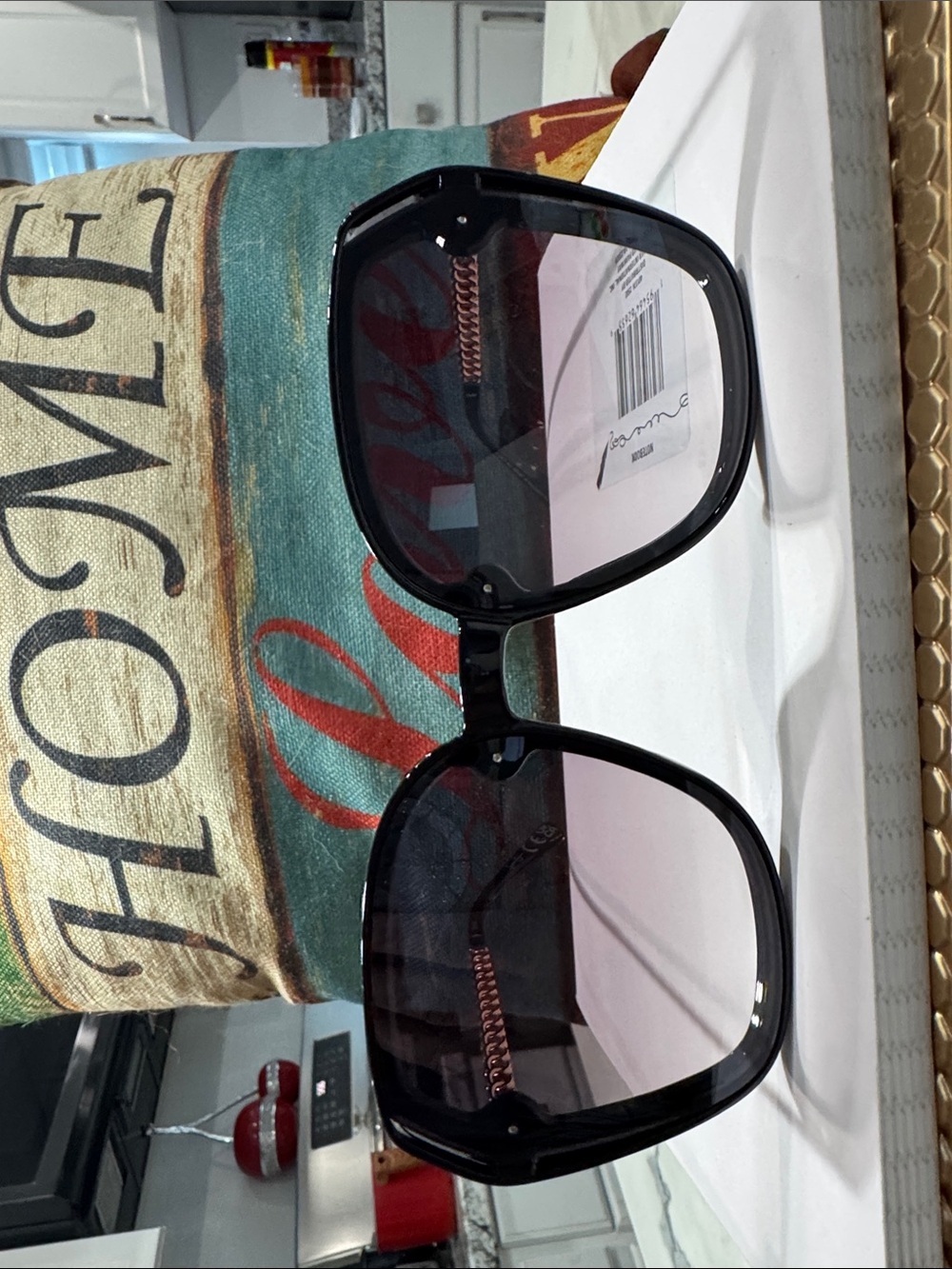 Jessica Simpson Black Oversized Sunglasses with Gradient Gray Lenses